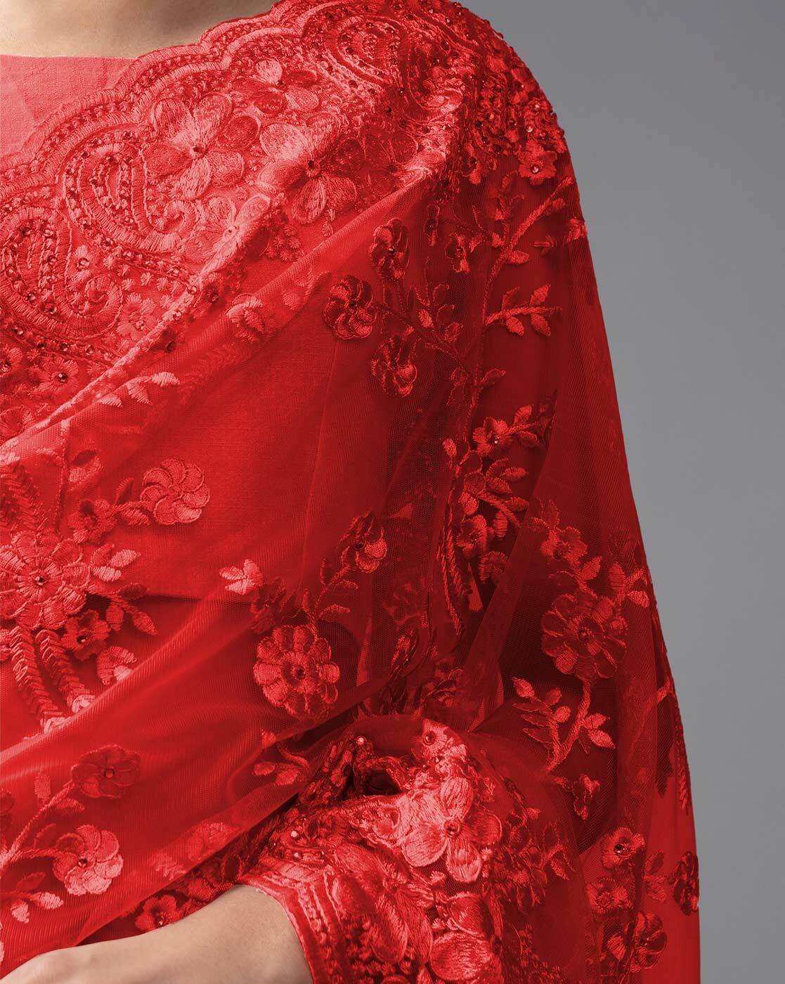 -1117Wx1400H-466518057-red-MODEL7