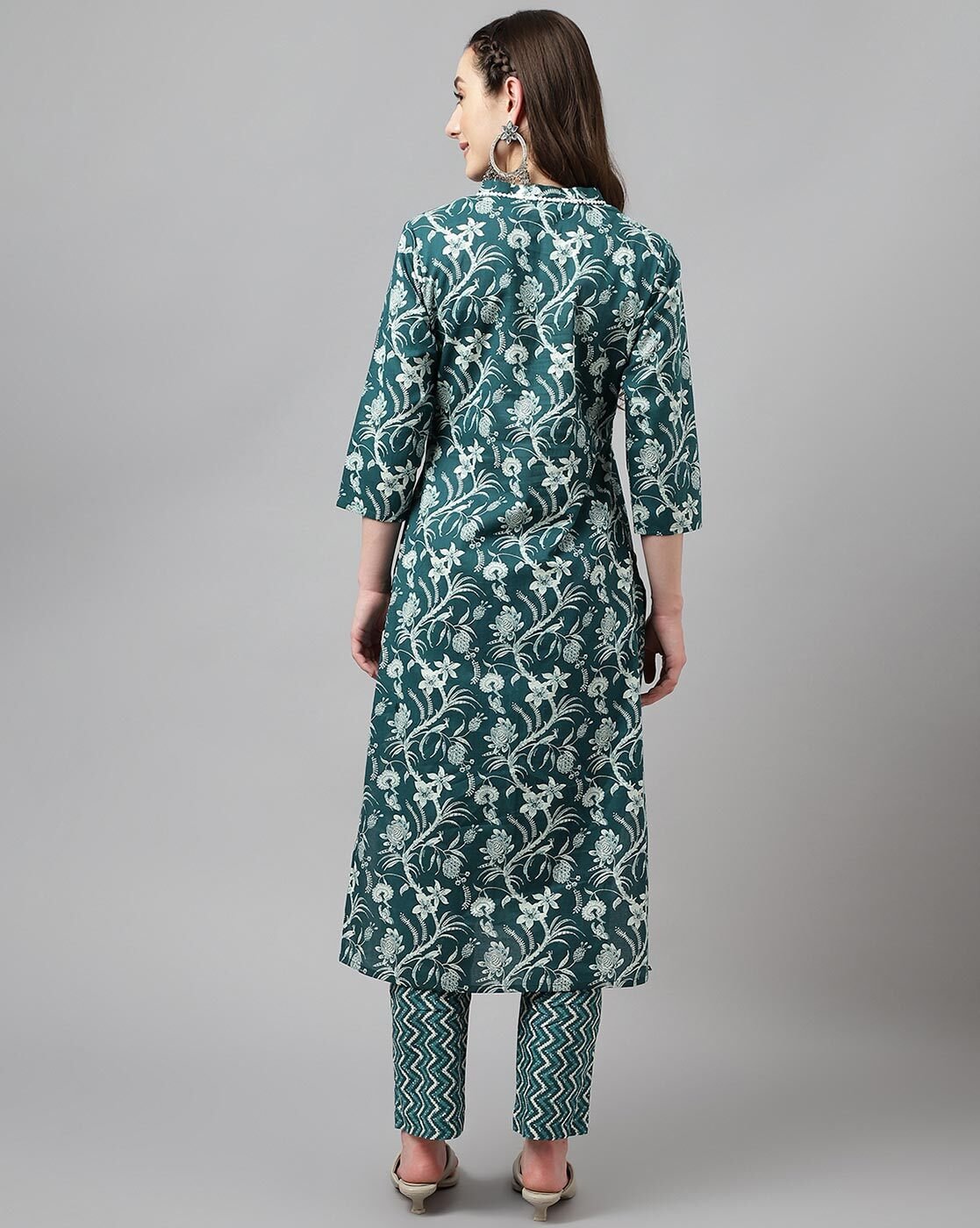 -1117Wx1400H-466835837-teal-MODEL3