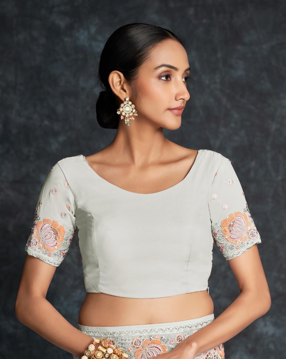 -1117Wx1400H-466321854-white-MODEL7