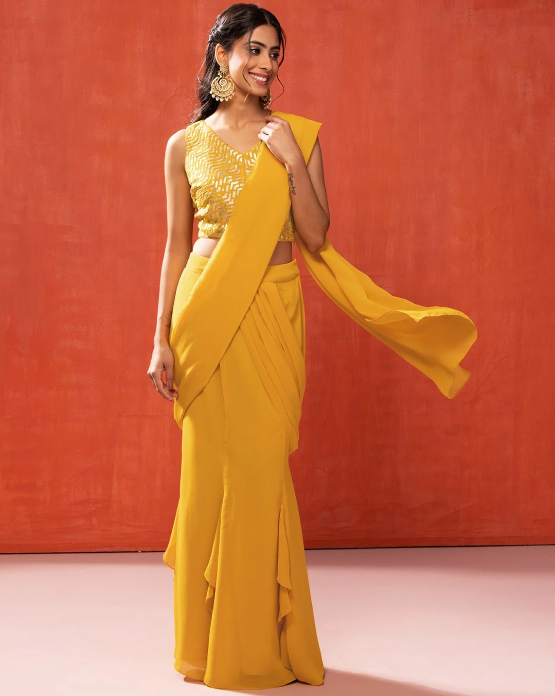 -1117Wx1400H-466883807-yellow-MODEL