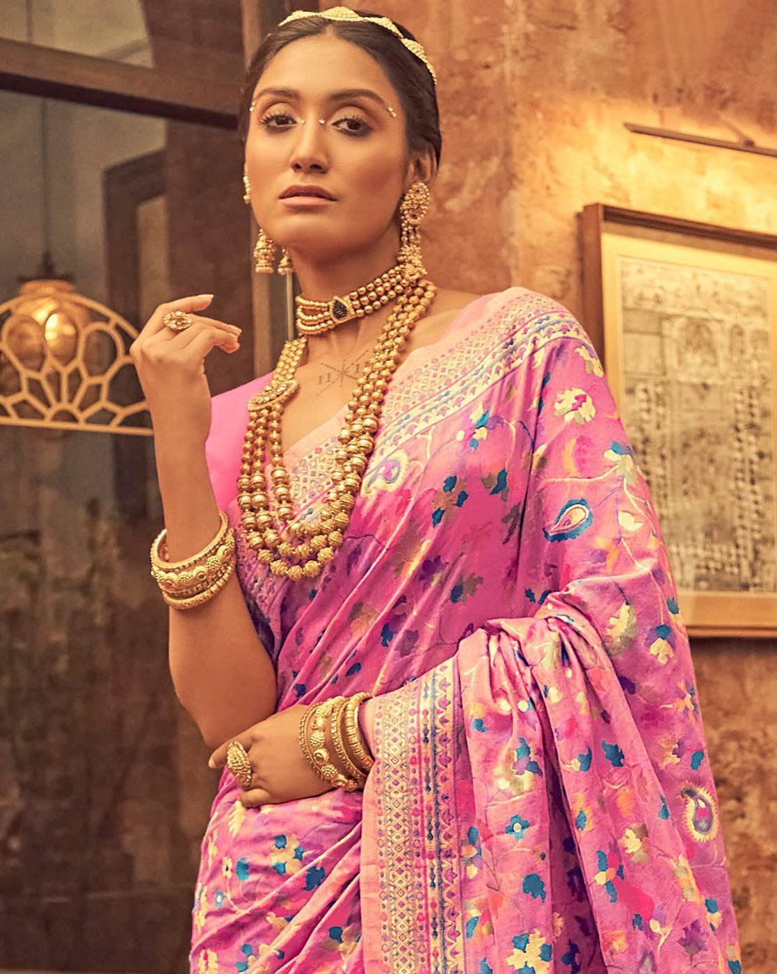 -1117Wx1400H-466970035-pink-MODEL2