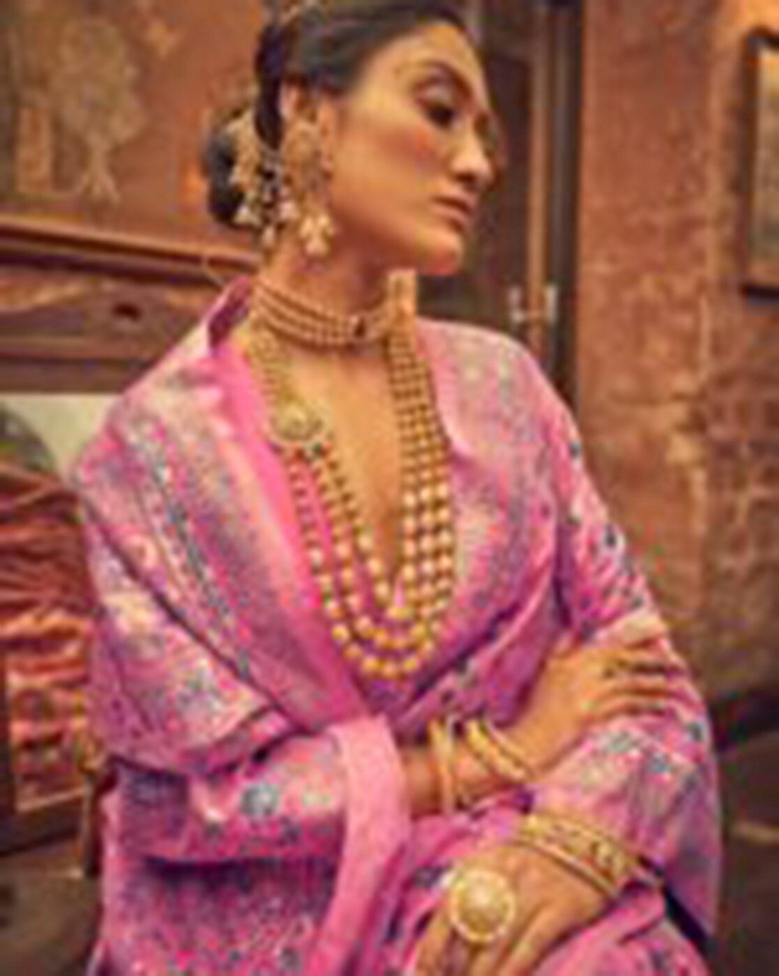 -1117Wx1400H-466970035-pink-MODEL3