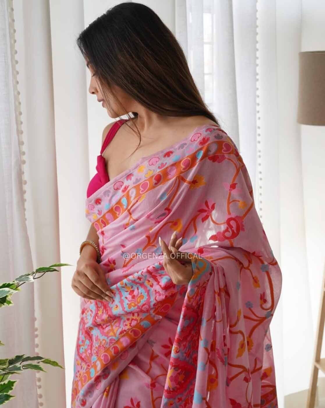 -1117Wx1400H-466970049-pink-MODEL5