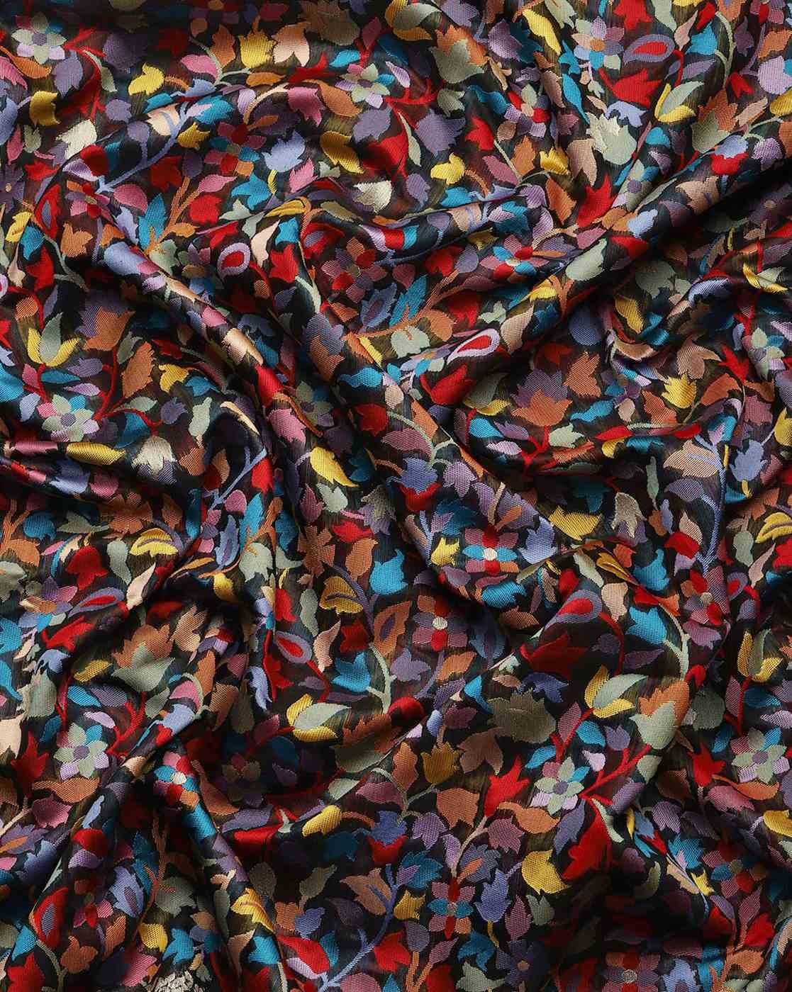 -1117Wx1400H-467115134-black-MODEL5