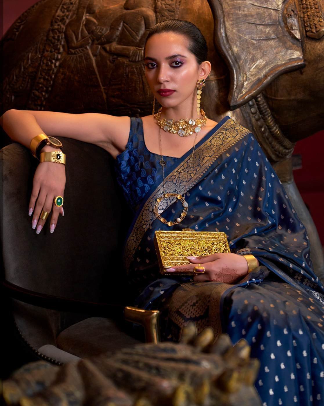 -1117Wx1400H-467335291-navy-MODEL2