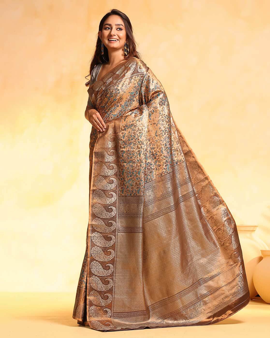 -1117Wx1400H-700062260-brown-MODEL3