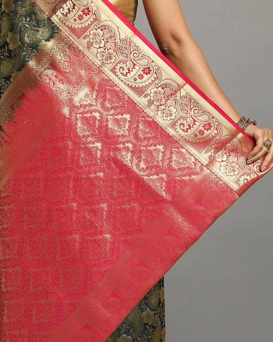 -1117Wx1400H-700095348-green-MODEL4