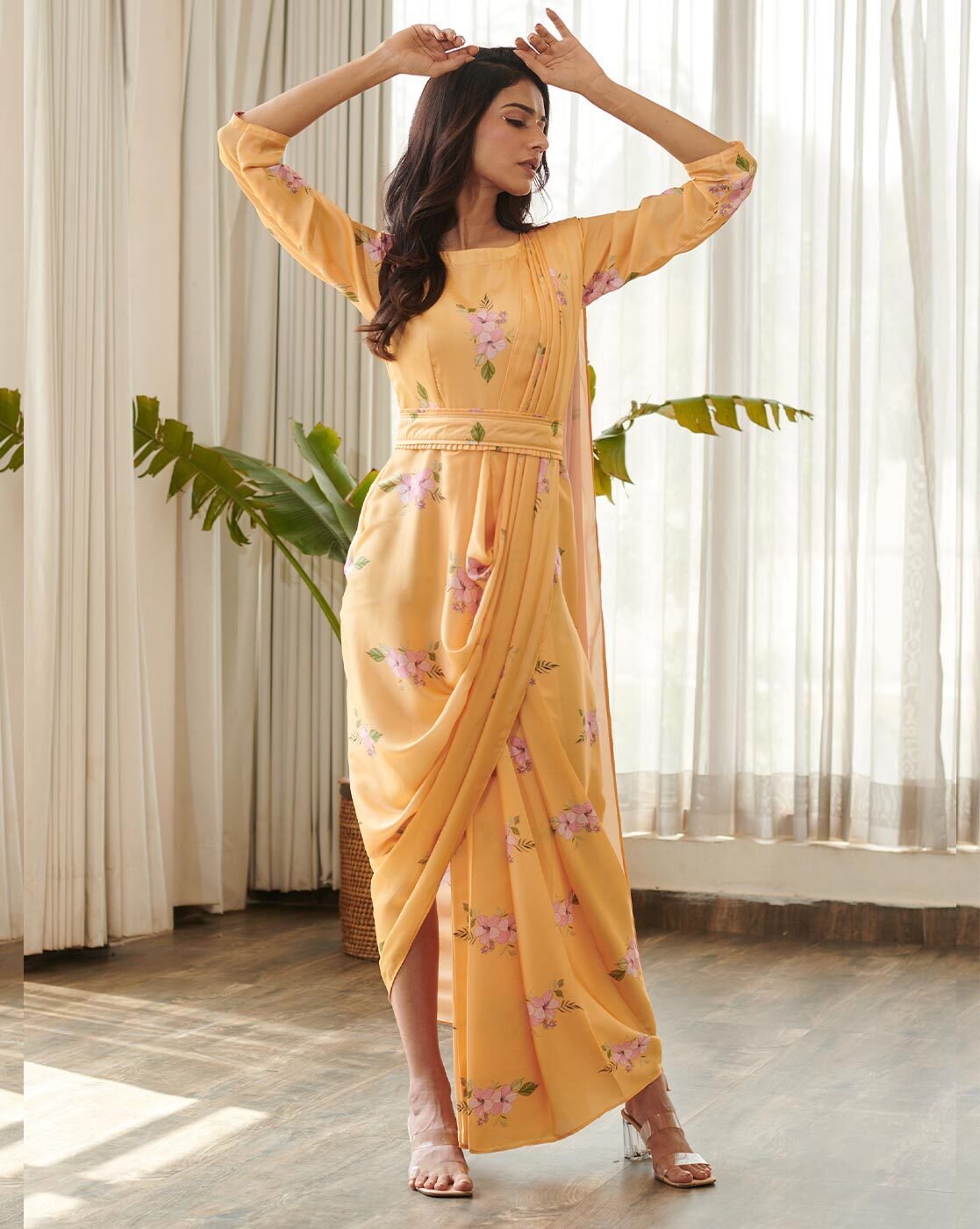 -1117Wx1400H-700744935-yellow-MODEL5