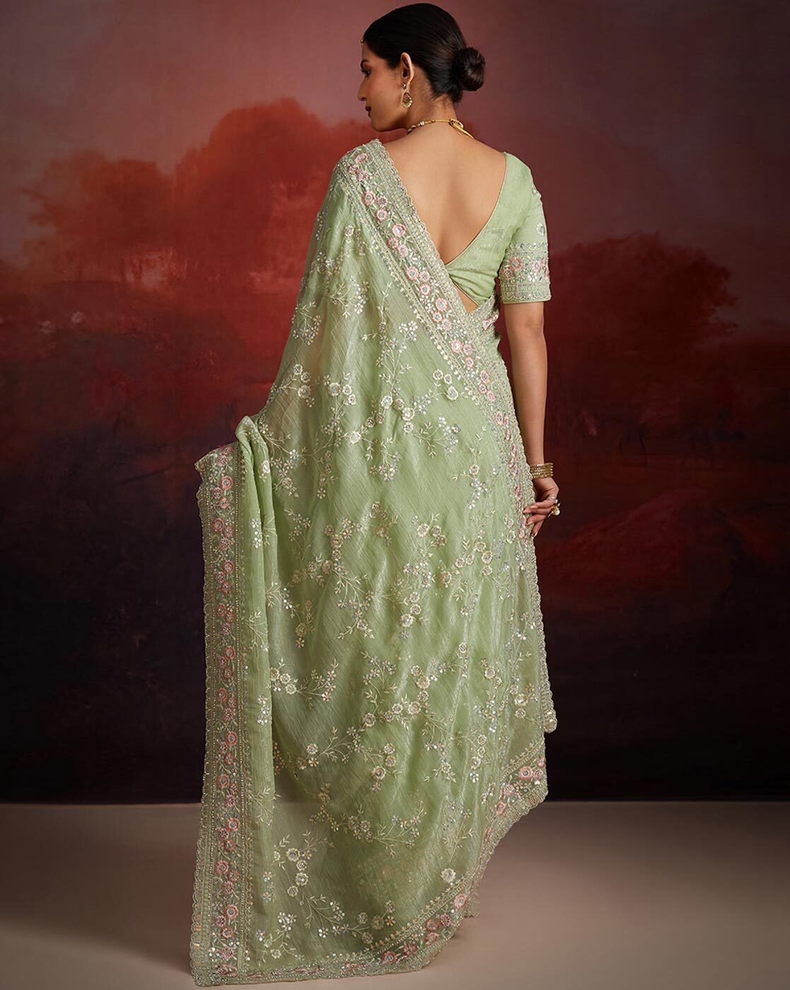 -1117Wx1400H-700990696-green-MODEL3