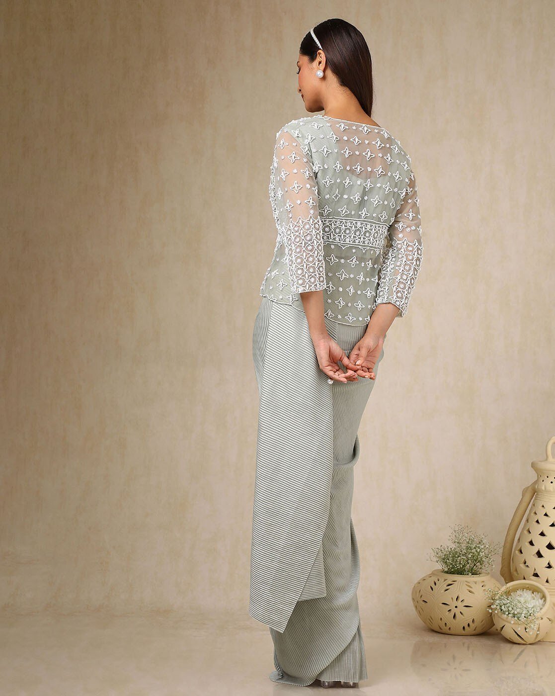 -1117Wx1400H-701036978-green-MODEL3