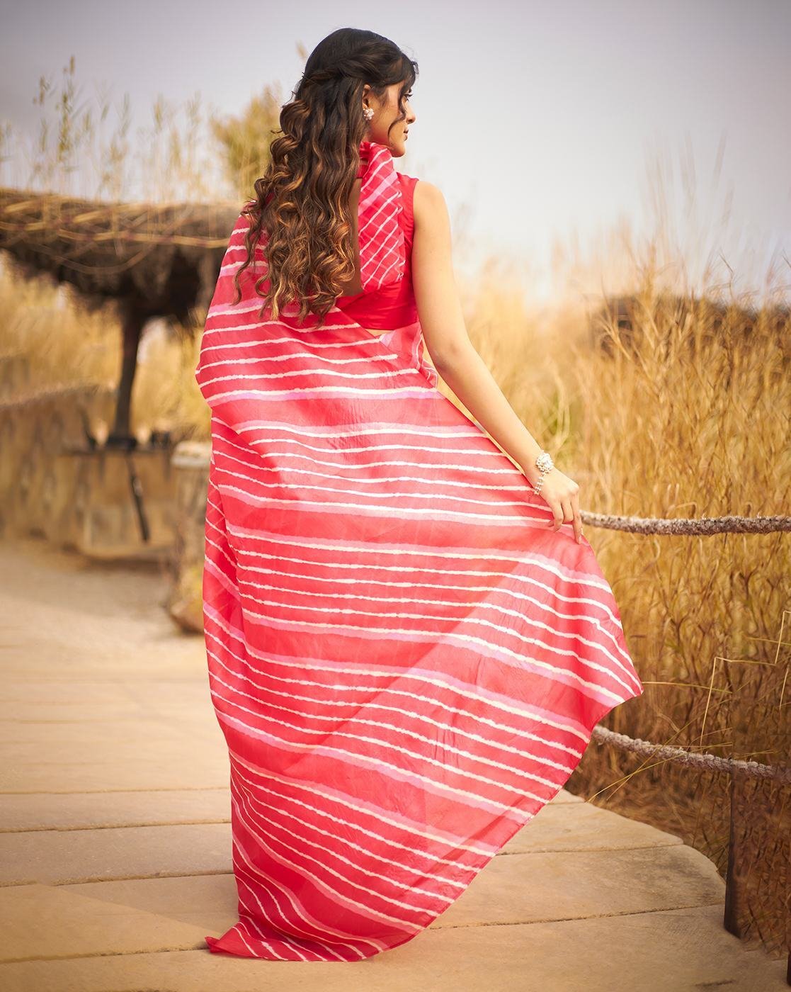 -1117Wx1400H-701111054-red-MODEL2