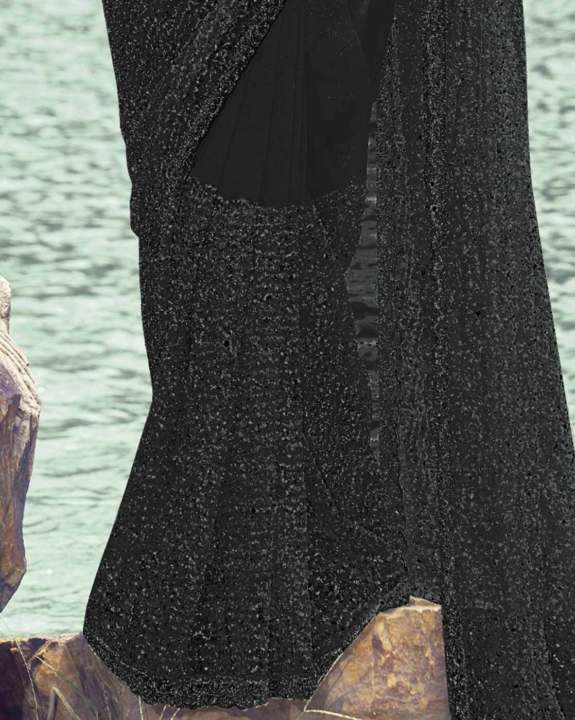 -1117Wx1400H-701178239-black-MODEL4