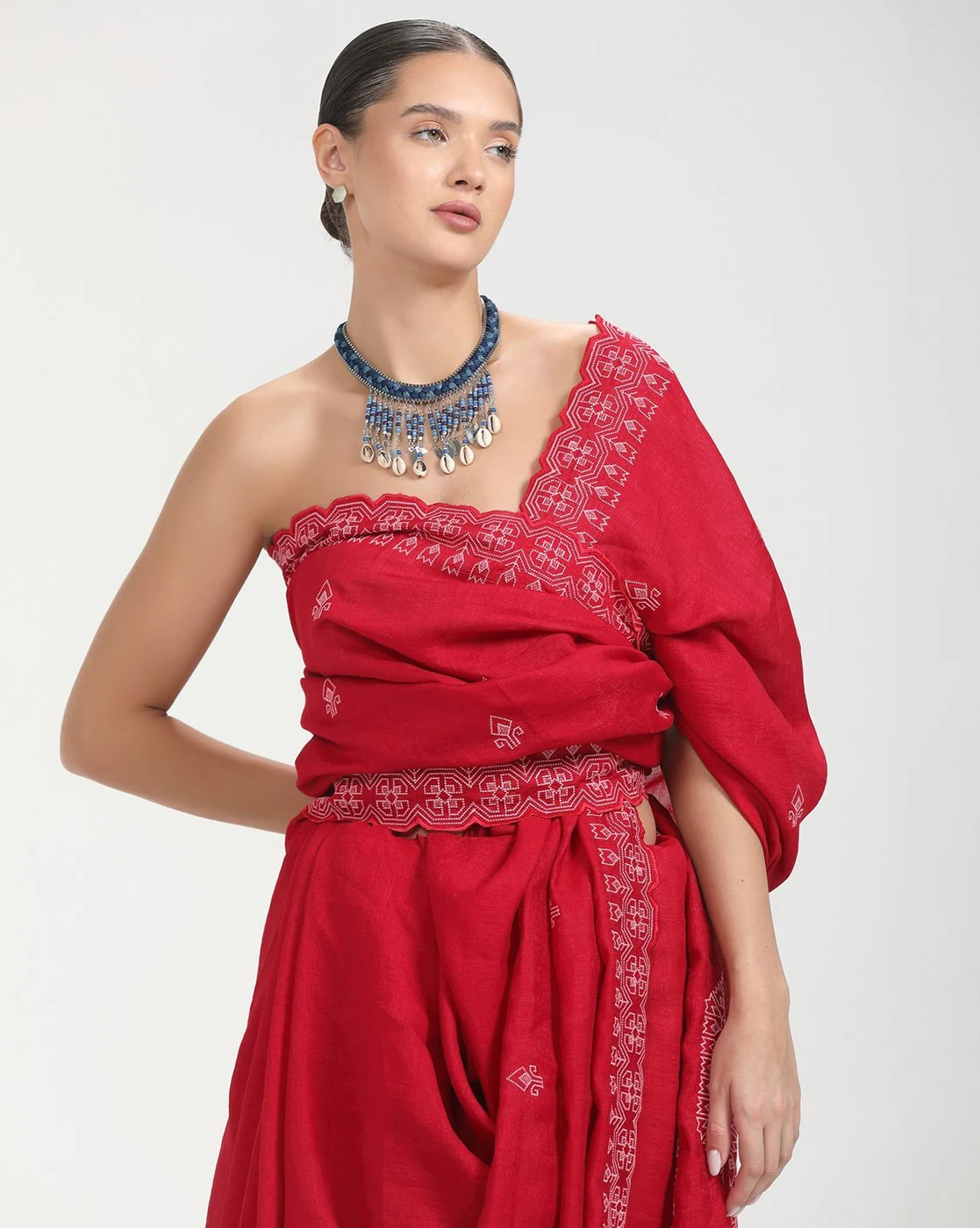 -1117Wx1400H-701475707-red-MODEL6