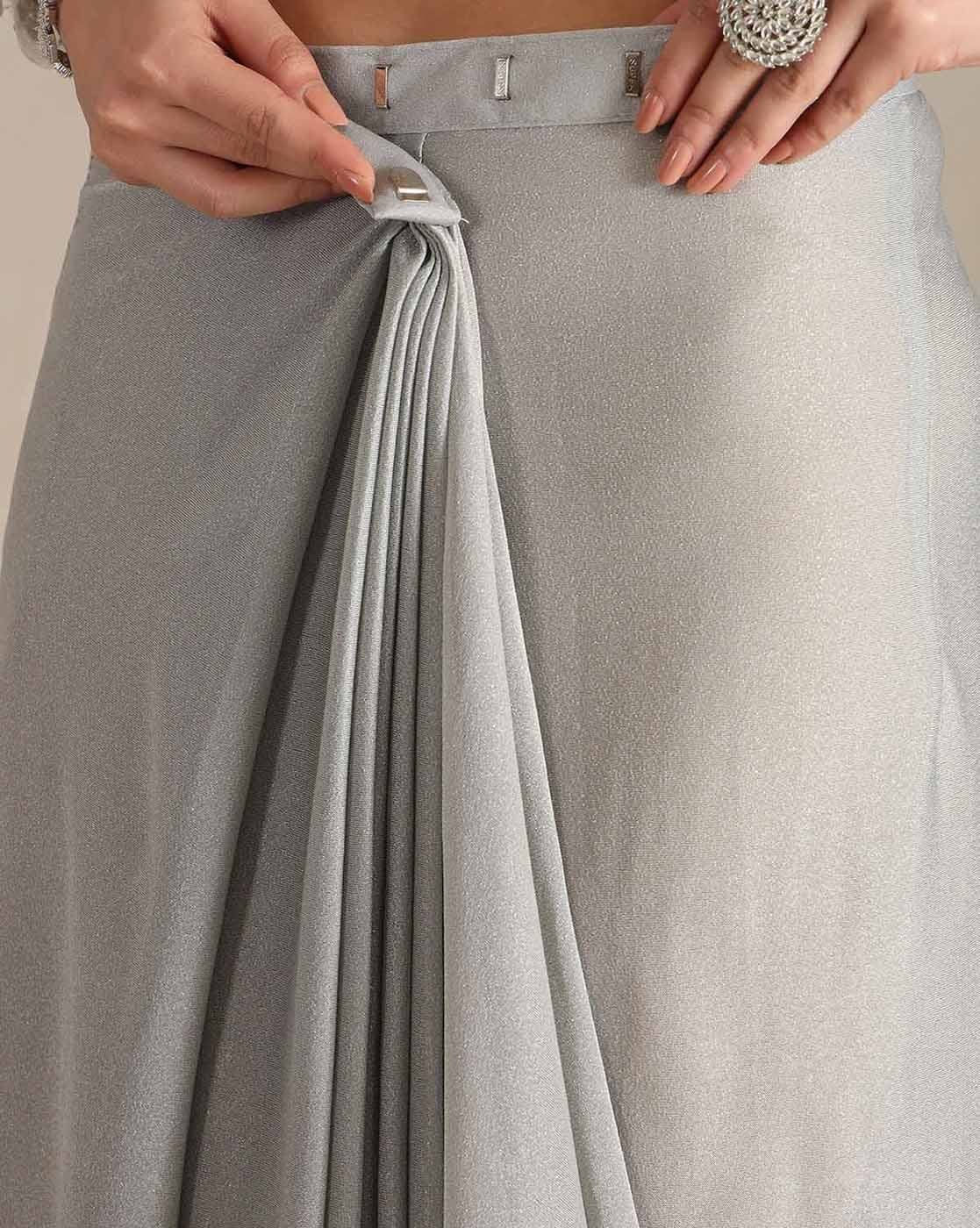 -1117Wx1400H-701481583-grey-MODEL8