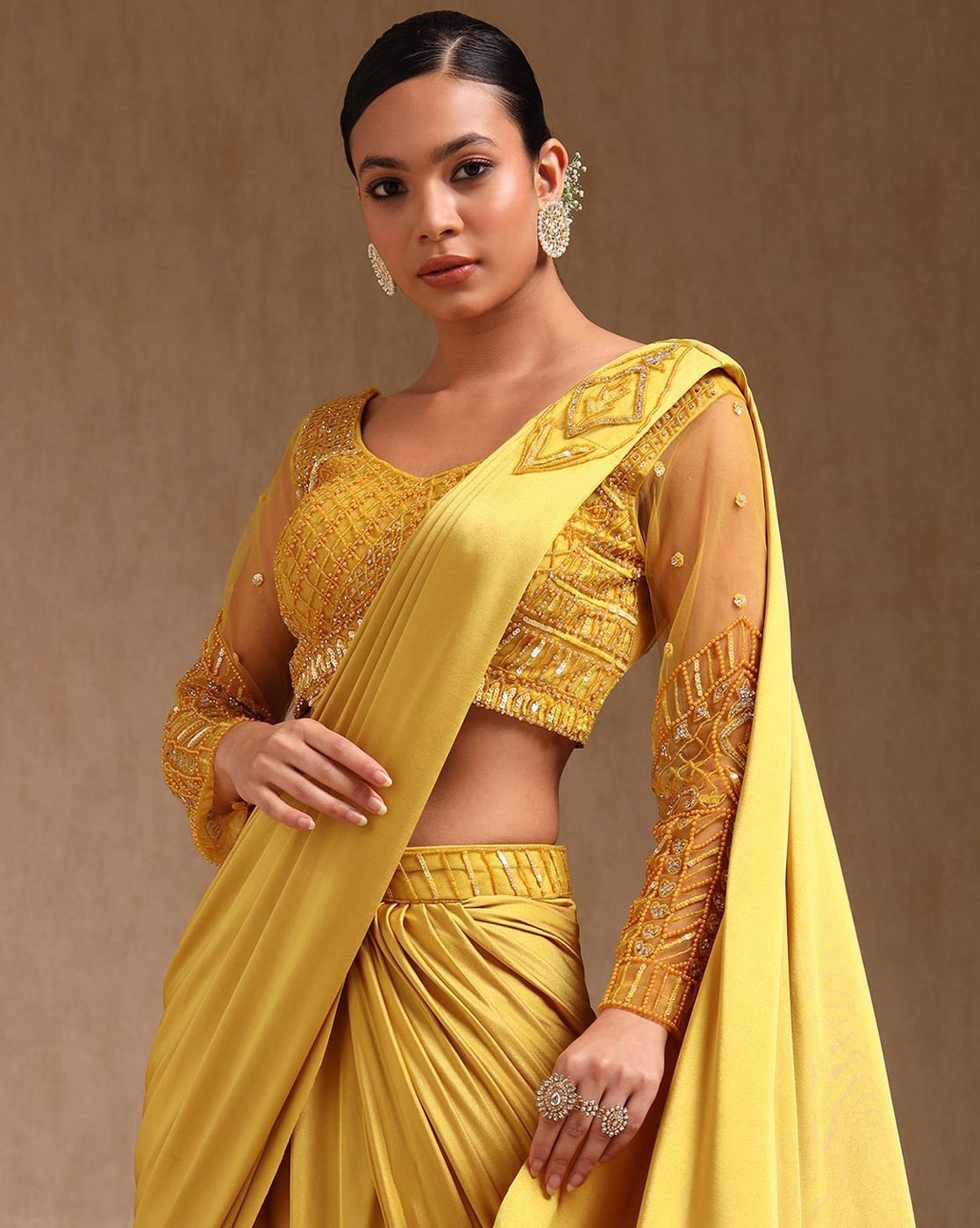 -1117Wx1400H-701481602-yellow-MODEL4