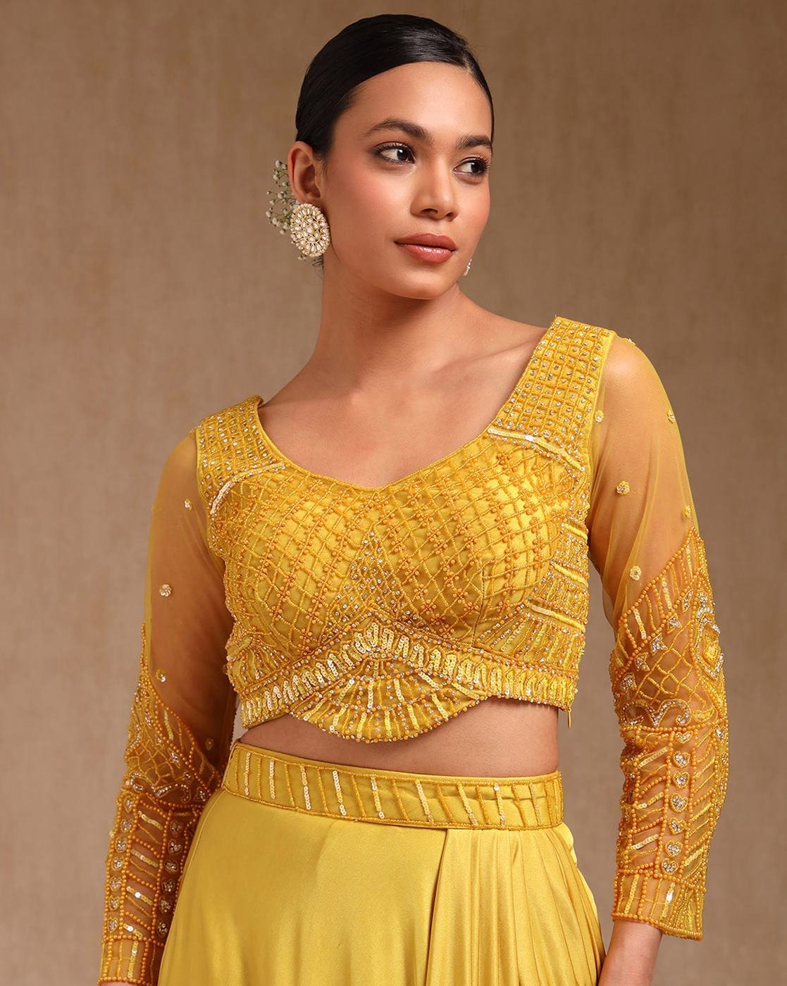 -1117Wx1400H-701481602-yellow-MODEL5