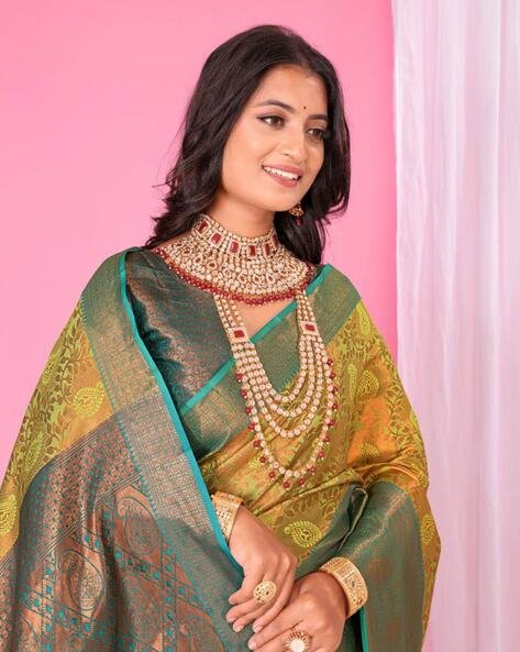 -473Wx593H-701358555-yellow-MODEL5